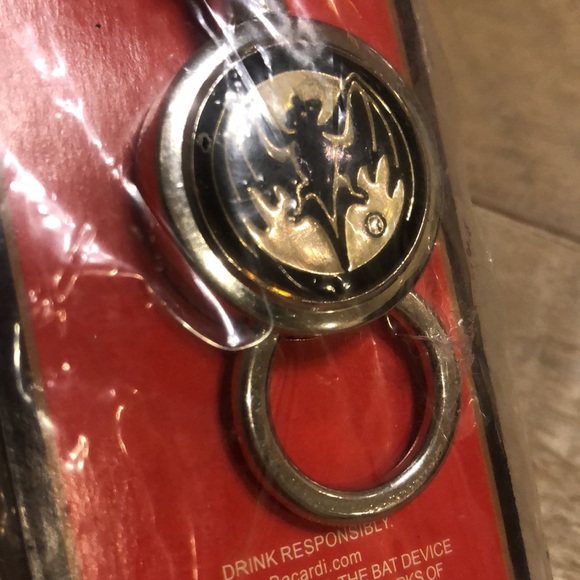 🖤❤️🦇 Bacardi Bat Trademark Rum Key Chain 🦇 Car Keys 🔑 NWT ❤️🖤 - Picture 8 of 8